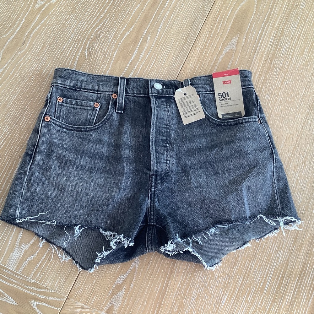 NWT Levi’s 501 High Rise Shorts 28 - Picture 1 of 9